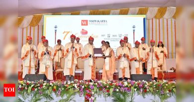 पुणे: निरंजन किर्लोस्कर पदवीधरांना बदल स्वीकारण्याचे, जोखीम घेण्यास, निर्णय घेण्यास आवाहन करते