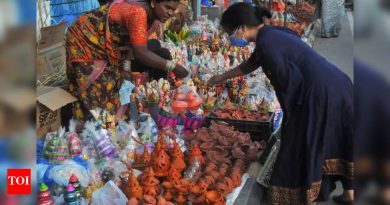 लहान व्यवसाय आणि किरकोळ विक्रेते खर्चाच्या वाढीदरम्यान रेकॉर्ड विक्रीची अपेक्षा करतात