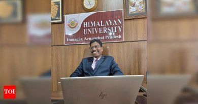 देवीकुलंगरा ग्रामपंचायतीतर्फे प्रा.डॉक्टर प्रकाश दिवाकरन यांचा गौरव