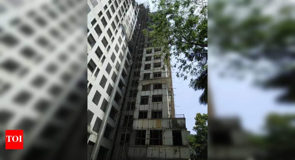बाणेरमधील बेकायदा बांधकामप्रकरणी पीएमसीने दोन टीडीआर अधिकाऱ्यांना निलंबित केले