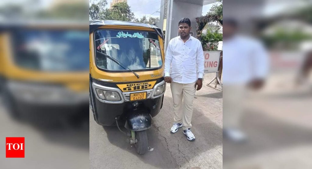 ऑटोरिक्षा चालकाने 20,000 रुपयांच्या मौल्यवान वस्तू असलेली बॅग त्याच्या हक्काच्या मालकाला परत केली