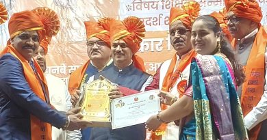 प्रा. डॉ. सुनिल कांबळे यांना आदर्श शिक्षक पुरस्कार*