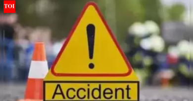 पुणे ई-वेवर समोरासमोर धडक, 2 ठार, 4 जखमी; ट्रक मध्यक ओलांडतो; झोपेने गाडी चालवल्याचा पोलिसांना संशय आहे