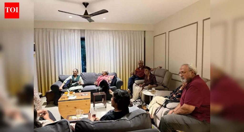 पुस्तके आणि संभाषणांवर 25 वर्षे अखंड प्रेम