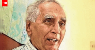 ‘एक गाव, एक पानवठा’: कामगारांच्या हक्कांसाठी 50 वेळा तुरुंगवास भोगलेले सामाजिक कार्यकर्ते बाबा आढाव यांचे वयाच्या 96 व्या वर्षी निधन