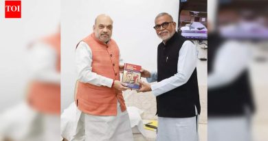 नरेंद्र जाधव समिती ४ जानेवारीपर्यंत त्रिभाषी धोरण अहवाल सादर करणार आहे