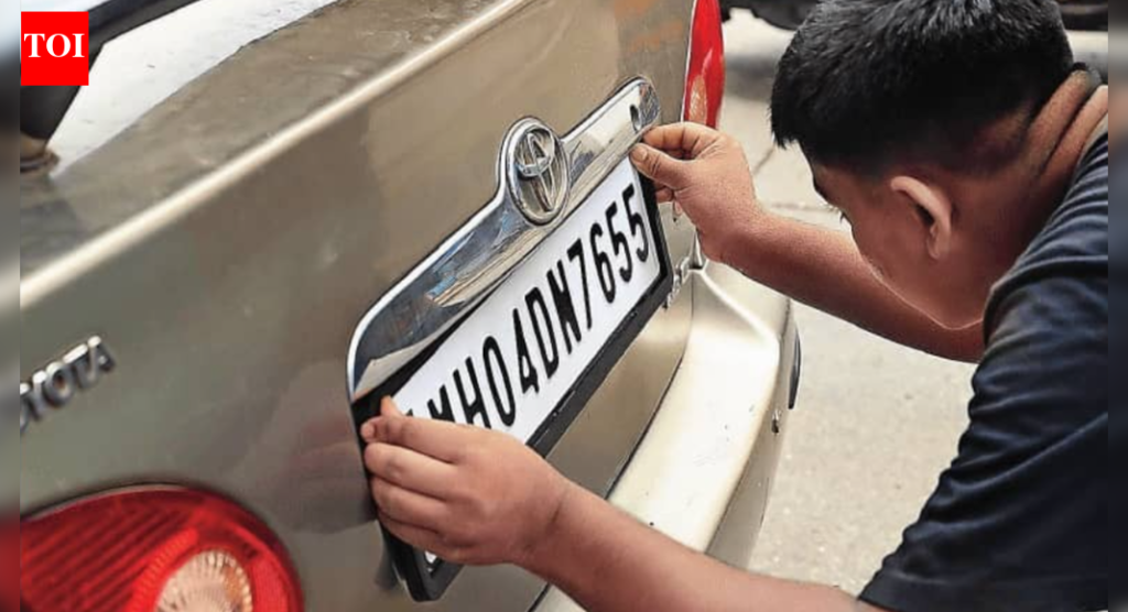 अंतिम मुदत संपली: 27L महाराष्ट्र वाहनांनी अद्याप उच्च सुरक्षा नोंदणी प्लेट्स वापरणे बाकी आहे; आरटीओ अंमलबजावणी सुरू करणार | पुणे बातम्या