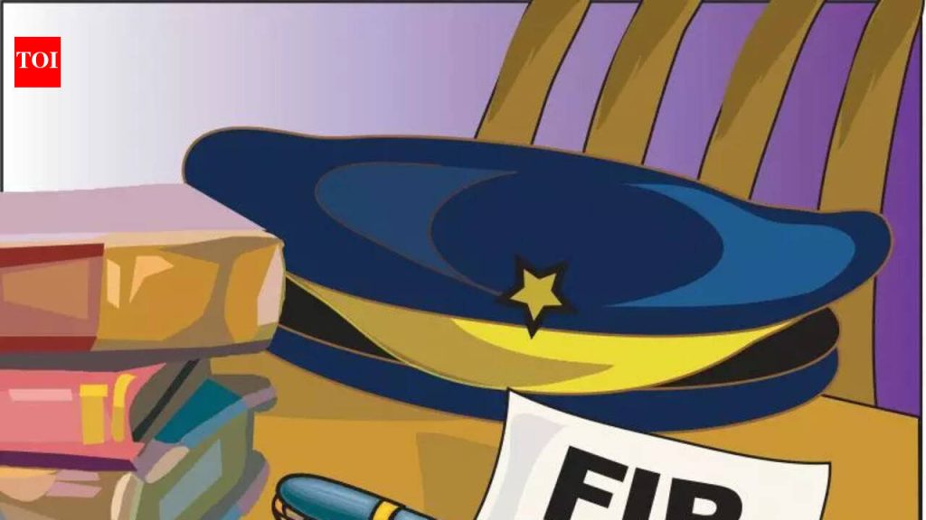 निवडणूक ड्युटीवर असलेल्या पोलिसांना शिवीगाळ केल्याप्रकरणी तिघांवर गुन्हा दाखल