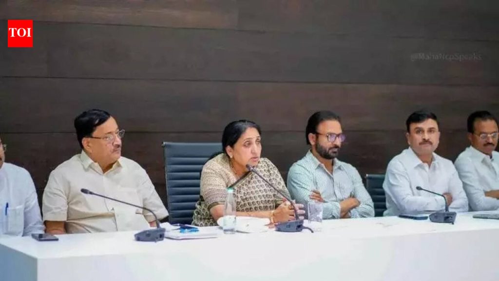 सुनेत्रा पवार मंगळवारी राष्ट्रवादीच्या आमदारांची भेट घेणार असून, विलीनीकरणाचा संभाव्य अजेंडा आहे