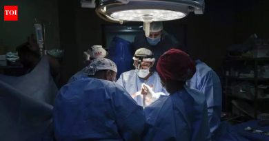 9 वर्षांच्या मुलाने कर्करोग आणि रोगप्रतिकारक शक्तीच्या कमतरतेच्या “दुहेरी धोक्याचा” पराभव केला