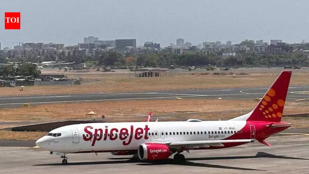 पुण्याला जाणारे स्पाईसजेट फ्लायर्स विमानात 2 तास घालवतात, शहरात 4 तास उशिराने उतरतात | पुणे बातम्या
