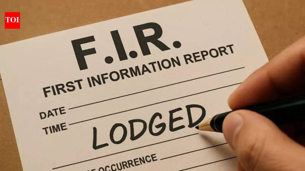 लिफ्ट अपघातात एका व्यक्तीचा मृत्यू झाल्यानंतर सुमारे चार महिन्यांनंतर सोसायटी सदस्य, देखभाल कर्मचाऱ्यांवर निष्काळजीपणाचा गुन्हा