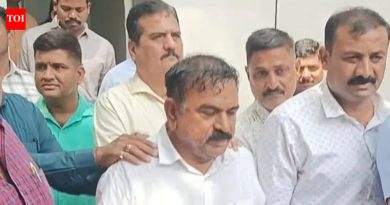 एसआयटीने ज्योतिषी अशोक खरात यांच्याविरुद्ध दोन लैंगिक गुन्ह्यांमध्ये आरोपपत्र दाखल केले