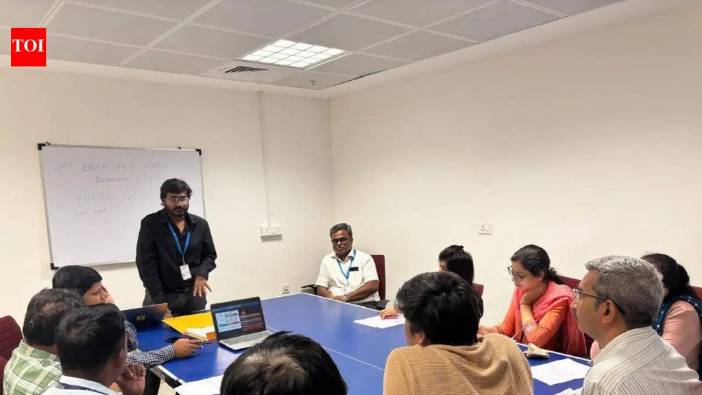 इबोलाच्या भीतीने पुणे विमानतळावर येणाऱ्या प्रवाशांचे स्क्रीनिंग सुरू होते
