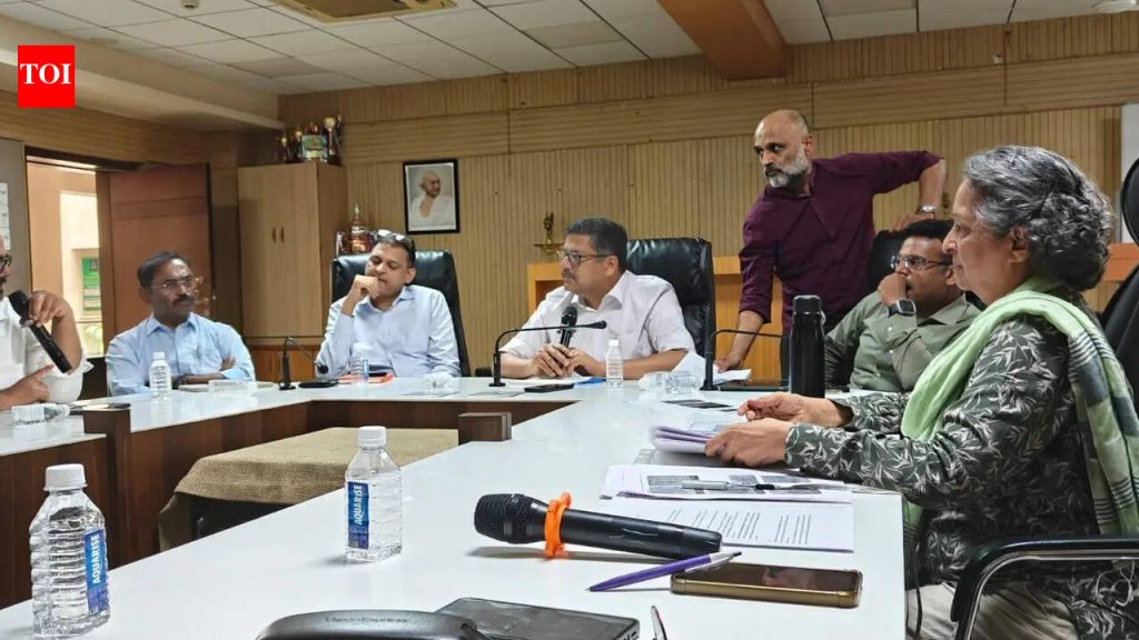 नागरिकांच्या तक्रारींनंतर CEC सदस्य RFD साइट्सना भेट देतात पुणे बातम्या