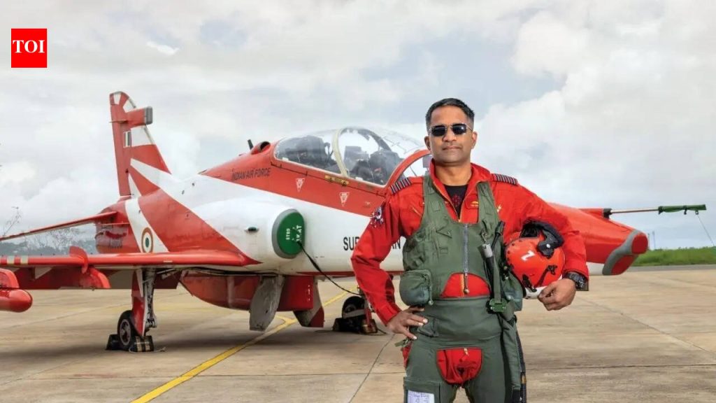 सूर्यकिरणची ३० वर्षे: भारताचे लाल बाण नेमकेपणा, अभिमान आणि राष्ट्रीय आकांक्षेचे प्रतीक कसे बनले