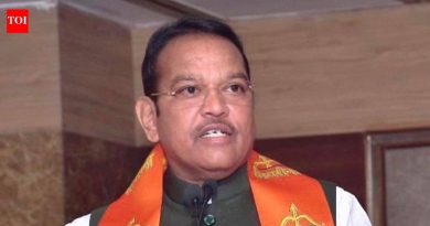 सेनेच्या (यूबीटी) 6 खासदारांशी वर्षभर चर्चा सुरू, काही आमदारही पक्ष बदलू शकतात: मावळचे खासदार बारणे