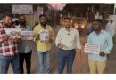 खड्ड्याचा वाढदिवस साजरा करून प्रशासनाविरोधात नागरिकांचा अनोखा निषेध”