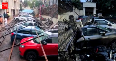 मुसळधार पावसामुळे पुणे सोसायटीत भिंत कोसळली, 14 वाहनांचे नुकसान